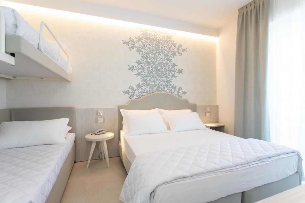 Superior Triple Room Side Sea View
